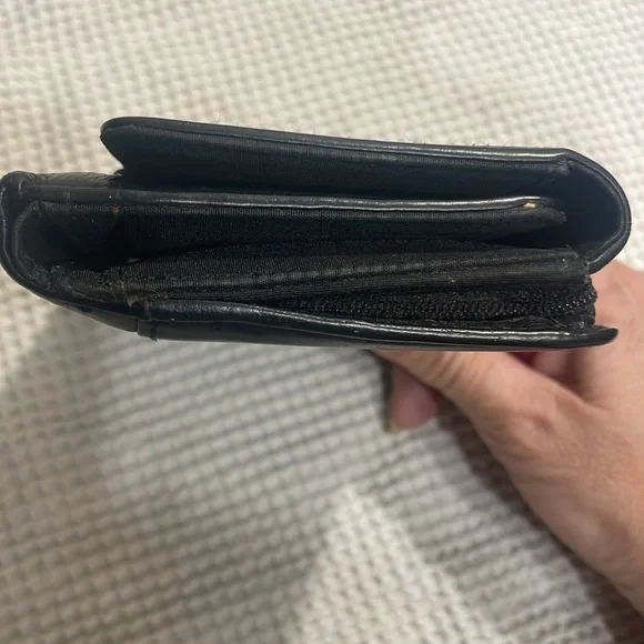 Great condition genuine leather multi functional wallet - Picture 8 of 10